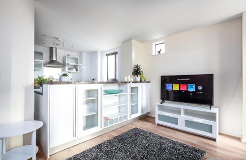 Castlefield Apartment | Large modern 2 bedroom flat in iconic Castlefield