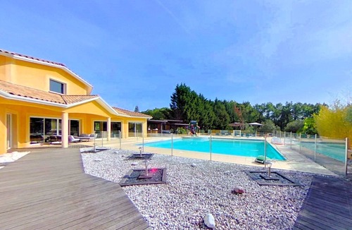 Agnac Villa | LAST WEEK AVAILABLE starting August 22: Villa/Pool/Hot Tub