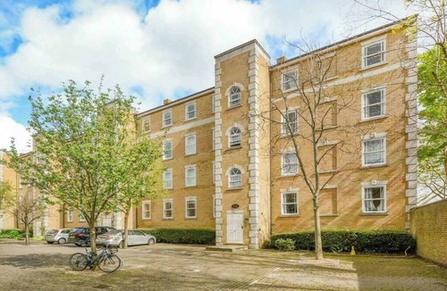 Rotherhithe Apartment | Light Filled 2BDR Riverside Retreat Rotherhithe