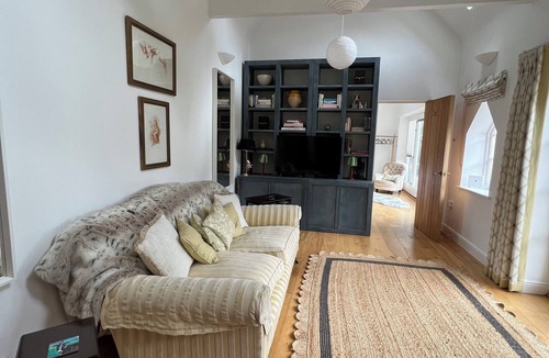 Heytesbury House | Light, independent space in Heytesbury, near Warminster