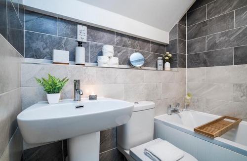 Buckingham Apartment | Lime View