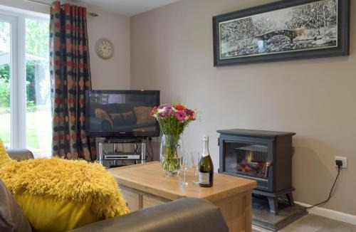 Llanllwchaiarn House | Llain Cottage
