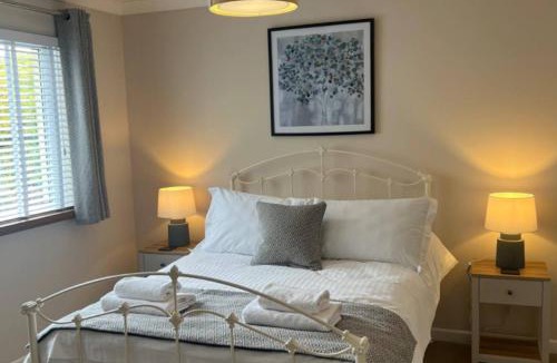 Brondini House | Lodge with Jacuzzi Hot Tub at The Waun Wyllt