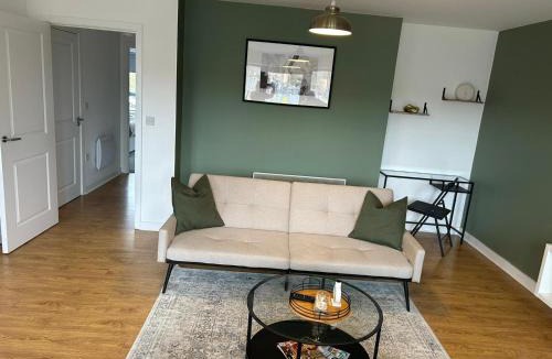 Colchester Apartment | Long Stay - Free Parking - Contractors - Train Station - Students