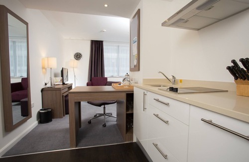 Theatreland Birmingham Apartment | Lovely Suite | Access to and On-Site Business Centre