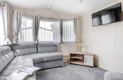 Shanklin Resort | Lower Hyde