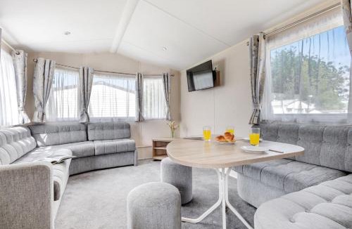 Shanklin Resort | Lower Hyde