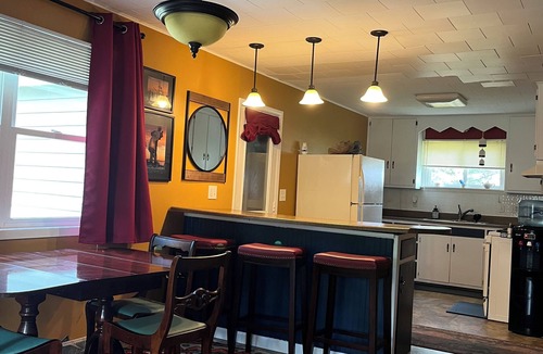 Monticello House | Lucretia's Lakeside