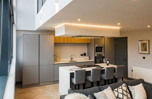 Penarth Apartment | Luxe 2 Bed Duplex Apt w/Balcony, 3 Bathrooms, Free Parking