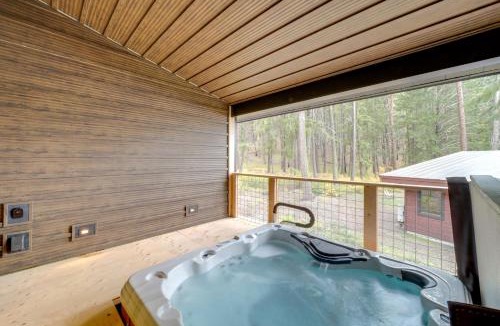 Mazama House | Luxe Valley Home with Sauna and Hot Tub Near Mazama