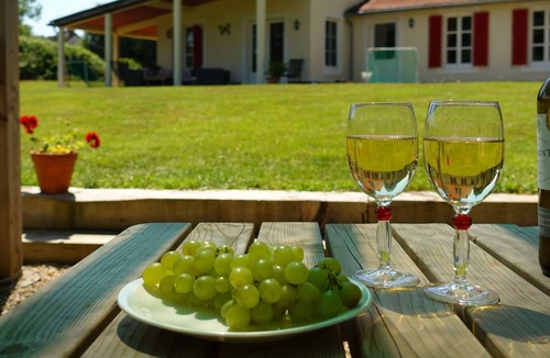 Saint-Sulpice-les-Feuilles Villa | Luxury holiday villa in rural area