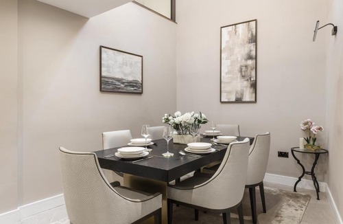 Brompton & Hans Town Apartment | Luxurious 4-Bed Knightsbridge Home Near Harrods