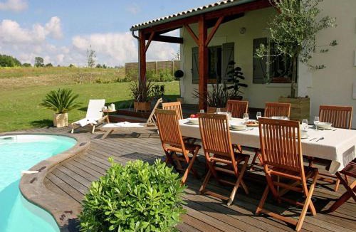 Chalais House | Luxurious villa with terrace in the rural Chalais
