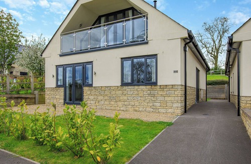 Middlezoy Cottage | Luxuriously modern and spacious two storey cottage.