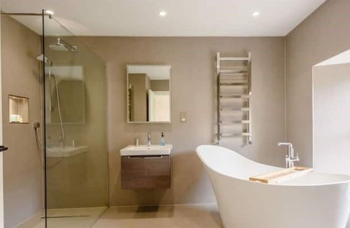 Low Newton House | Luxury accommodation with ensuite bathrooms to all bedrooms