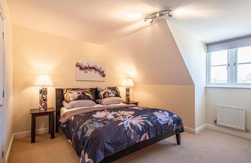 Canterbury House | Luxury Central Home 2,5 Baths - Superking bed, secure FREE parking