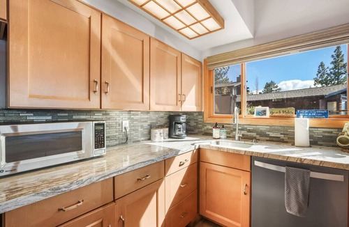 Zephyr Cove House | Luxury Lakefront Escape | Panoramic View | Sleep 8