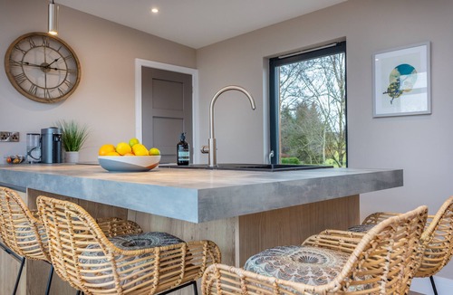 Buchlyvie Apartment | Luxury Lodge with deck, hot tub, mountain views