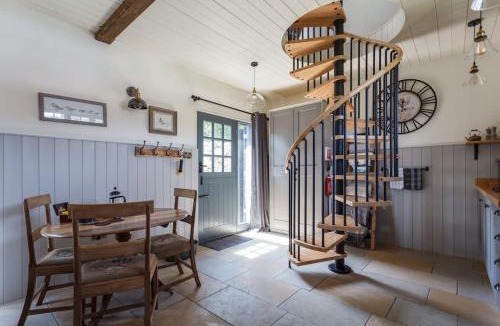 Burley Apartment | Luxury New Forest Barn, ideal for couples