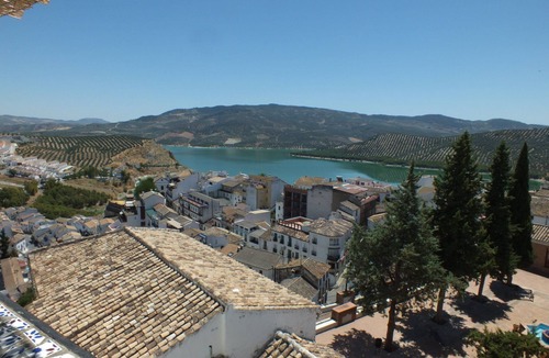 Iznajar Apartment | Luxury Poolside Apartment With Chlorine Free Pool , Hot Tub, Free Wifi,