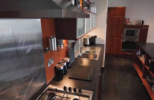 Glasgow Westend Apartment | Luxury Riverside Penthouse Apartment minutes walk from SEC and OVO Hydro