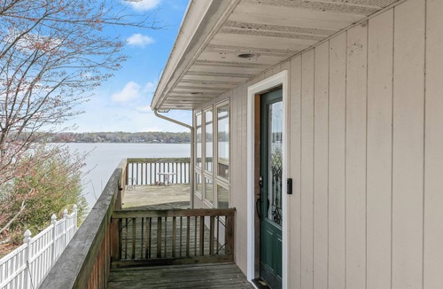 Abingdon House | Luxury Waterfront Home Built for Entertaining!