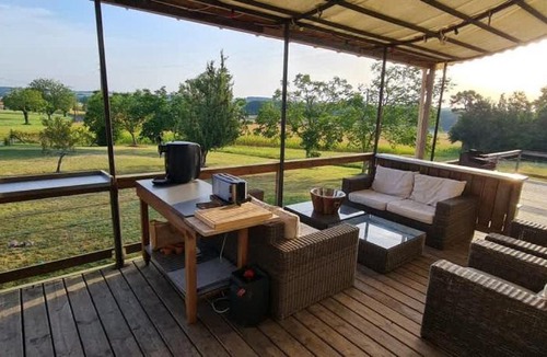 Chillac House | Maison Neuve, relaxing countryside home with pool