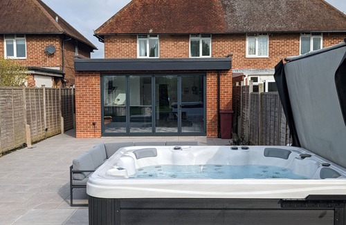 West Wittering House | Malthouse Cottage - a family house that sleeps 6 guests in 3 bedrooms