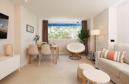 Puerto Banus Apartment | MARBELLA BANUS SUITES - Banús - Medina Garden - Brand New 1BR - 2BA - Bright & Modern - Pool - Steps from Puerto Banús Marina - Walk to El Corte Ing Luxury Shopping Mall