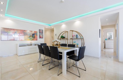Puerto Banus Apartment | MARBELLA HOME RENTALS - Beachfront Luxury Apartment, 5BR Playas del Duque