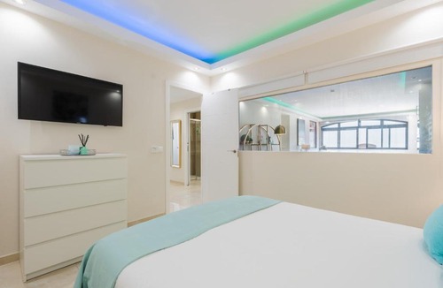 Puerto Banus Apartment | MARBELLA HOME RENTALS - Beachfront Luxury Apartment, 5BR Playas del Duque