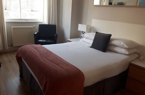 Brompton & Hans Town Apartment | Marvellous Studio in Chelsea for up to 2 - CC