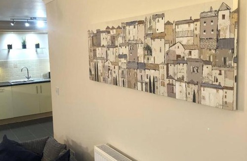 St Neots Apartment | Meadow View Apt 2BR 2 Bath Parking Near St Neots