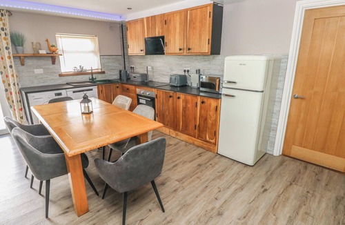 Laugharne Cottage | Meadow View