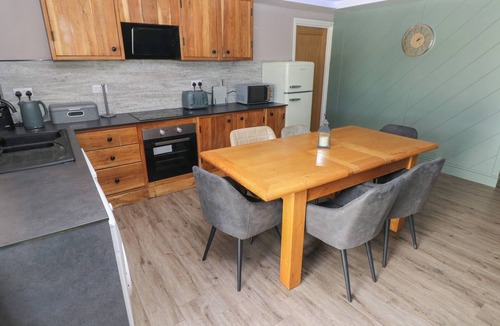 Laugharne Cottage | Meadow View