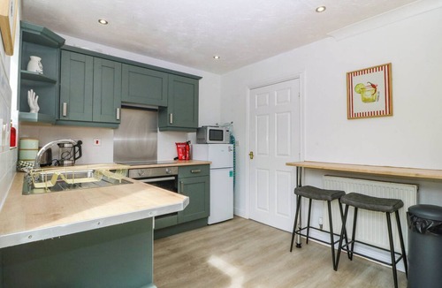 Kinmel Bay Cottage | MEADOW VIEW, pet friendly, with a garden in Kinmel Bay