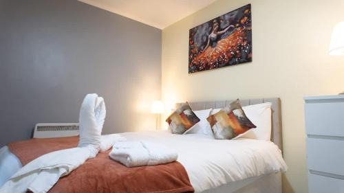 Partick Apartment | Meadowside Quay 2BR Luxurious Apartment