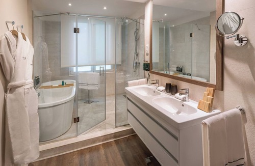 Castellana Hotel | Melia Madrid Serrano