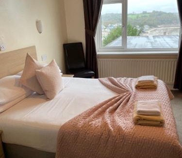 Saundersfoot Hotel | Merlewood Hotel