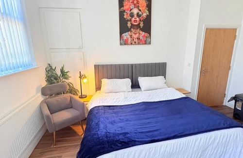 West Bromwich Apartment | Metro Studios-Stylish Studios,Parking,Wifi,Special long stay deals, Contractors,NHS staff,Relocators,Leisure travellers, nr Sandwell hospital
