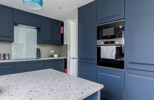 Westbourne House | Middle Chine - Garden and Spacious Living Space