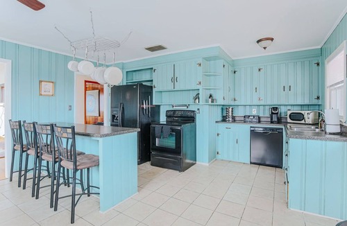 Staunton House | Millhouse: Private Pool + Dog Friendly Fenced Yard