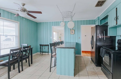 Staunton House | Millhouse: Private Pool + Dog Friendly Fenced Yard