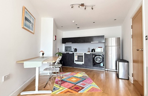 Cardiff City Centre Apartment | Modern 1-Bed Flat | Cardiff City Centre | Free Parking