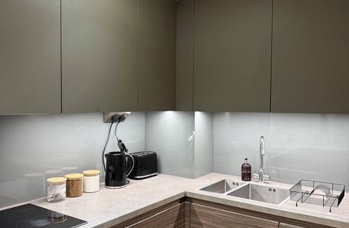 Cantelowes Apartment | MODERN 2 BEDROOM 2 BATH APARTMENT - CONTRACTORS/LONG STAYS DISCOUNT