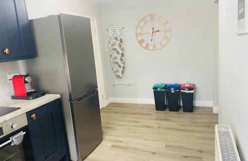 Haverfordwest Apartment | Modern 2 bedroom accommodation on 1 ground floor level