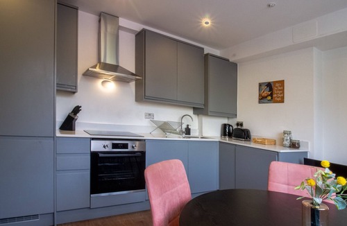 Vauxhall Apartment | modern 2 bedroom @ Nine Elms Station A