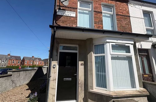 Ormeau Apartment | Modern 2BR Belfast Stay | Sleeps 4 | Free Parking