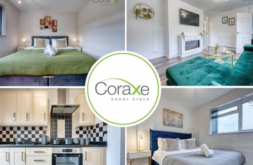 Cradley House | Modern 3 BDR Home with Free Wifi and Parking
