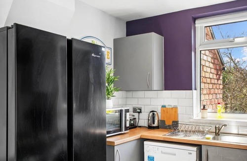 Derby House | Modern 5Bed Contractor Home - Sleeps 09 - Parking